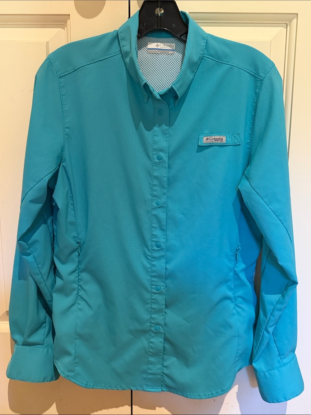 Columbia Women’s Turquoise Long-Sleeve Performance Shirt